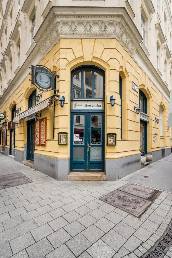 Pyvo Street Home With Balcony By Nw Budapest Eksteriør billede