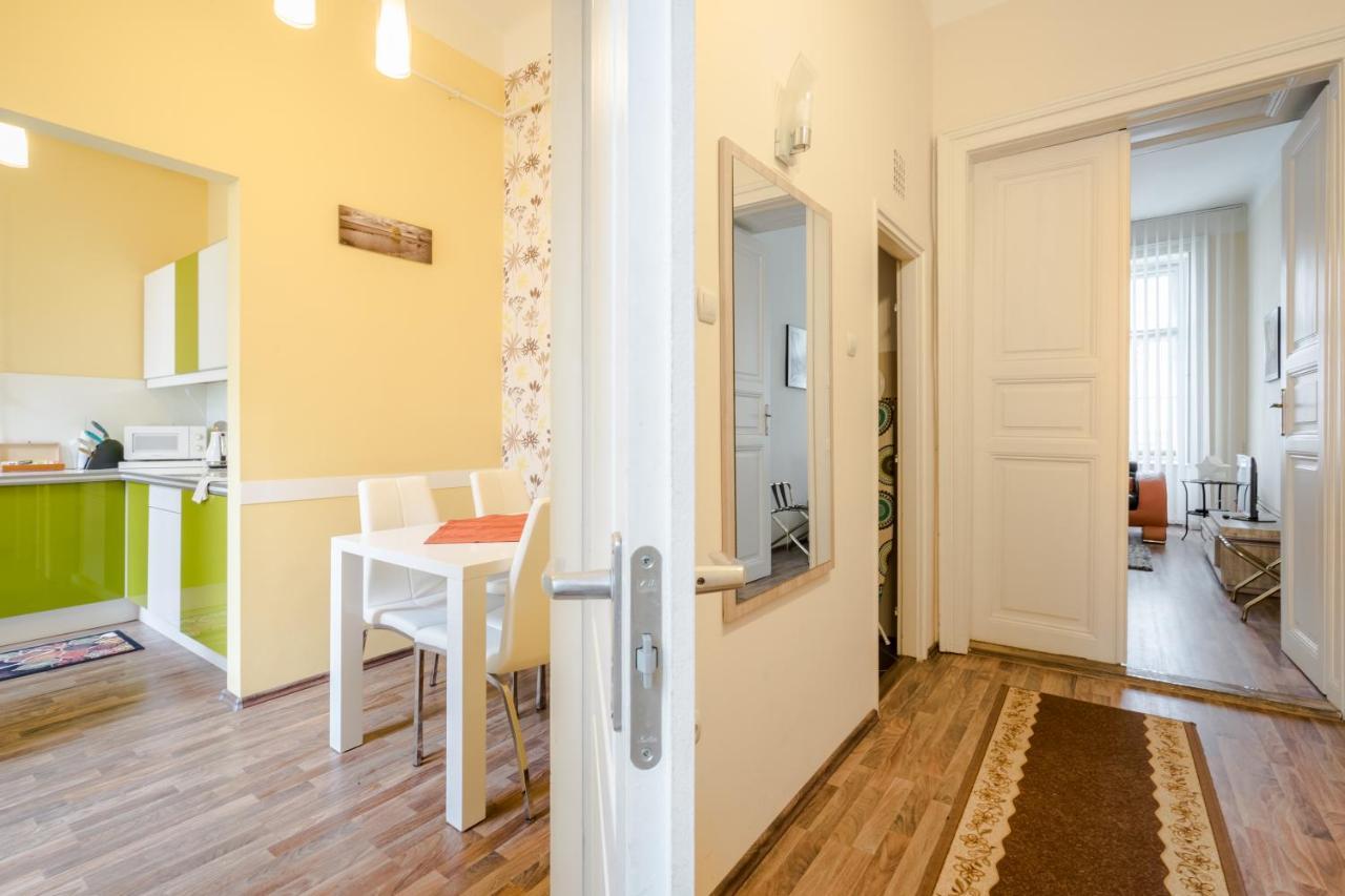 Pyvo Street Home With Balcony By Nw Budapest Eksteriør billede